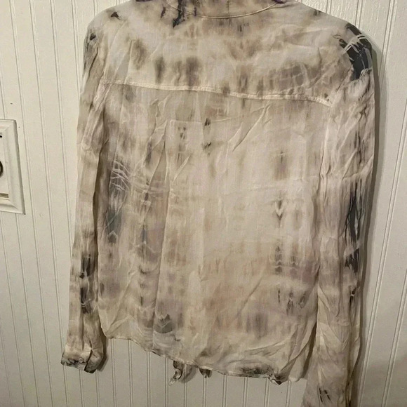 Nwot Bella Dahl tie dye hidden buttons blouse - Picture 7 of 7